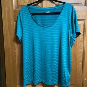 Spaulding green vneck work out top